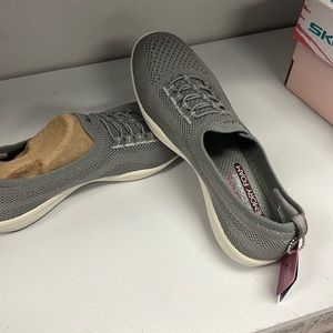 Brand new woman shoes Skechers